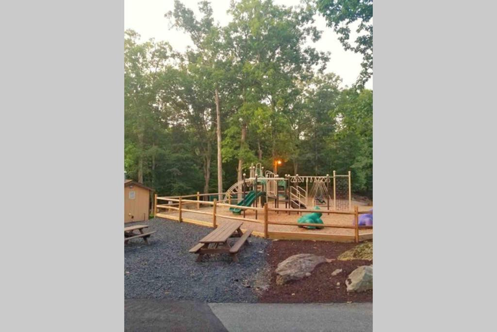 איסט סטרודסבורג Entire 3 Bedroom Adventure Chalet, Near The Best Of The Poconos מראה חיצוני תמונה